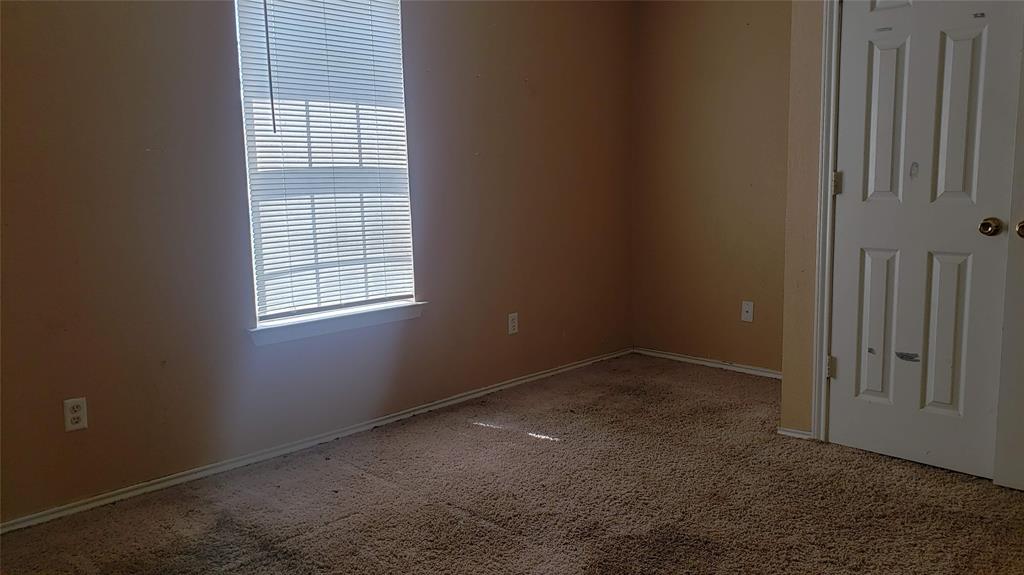400 E Wise Street Property Photo 9