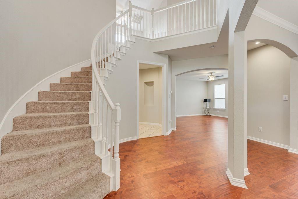 2300 Springmere Drive Property Photo 4