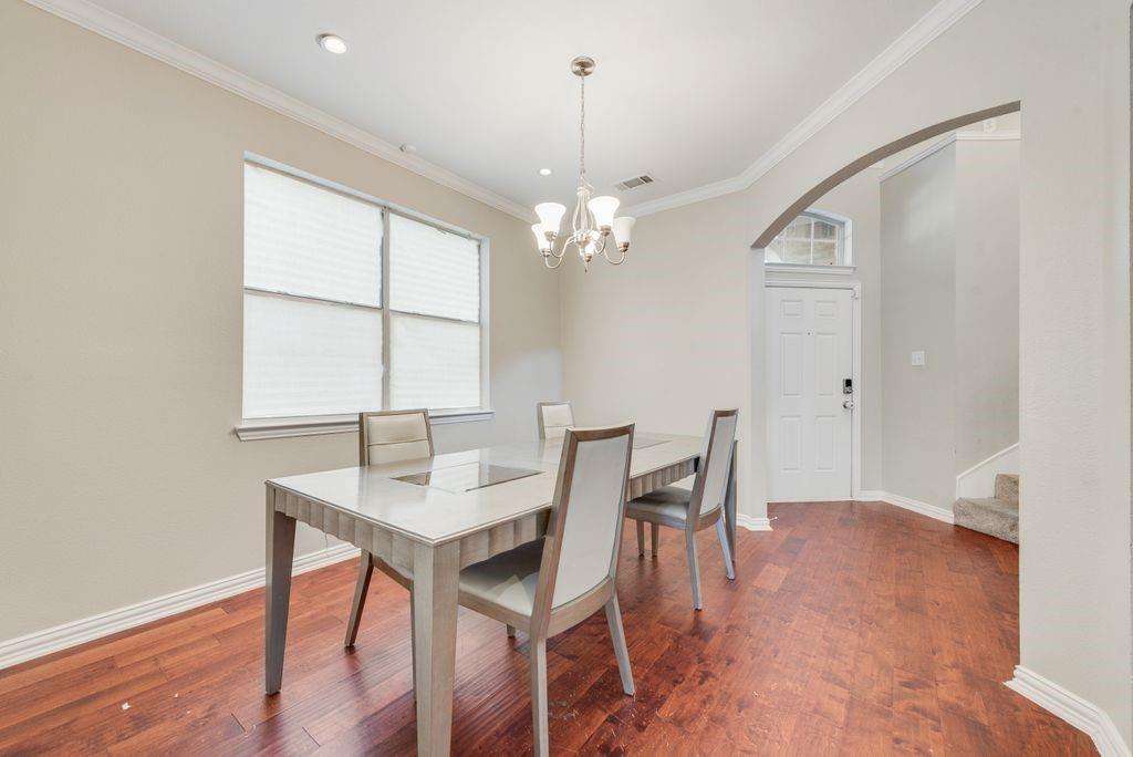 2300 Springmere Drive Property Photo 12