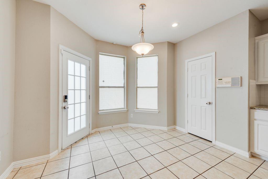 2300 Springmere Drive Property Photo 17