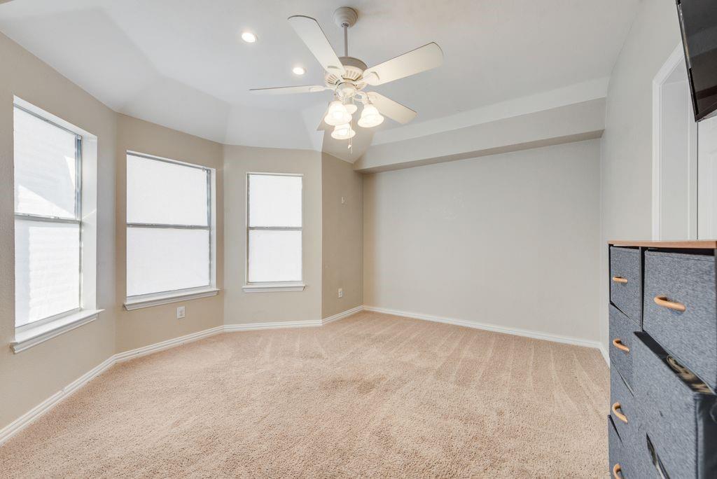 2300 Springmere Drive Property Photo 18