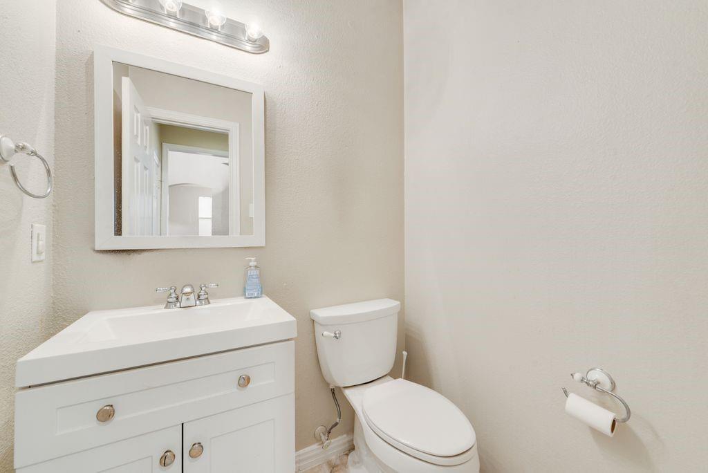 2300 Springmere Drive Property Photo 21