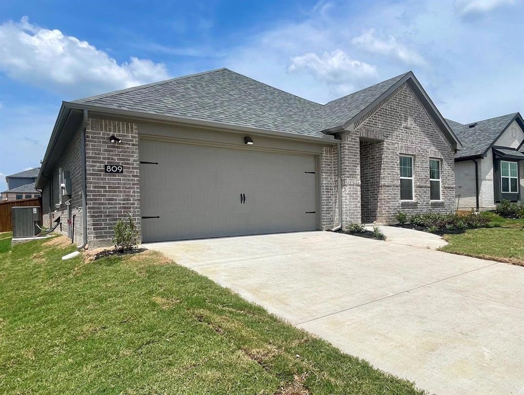809 Tartane Drive Property Photo 3