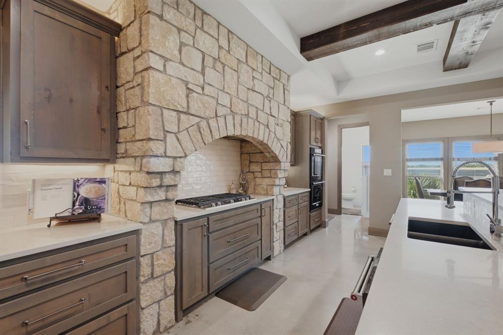 568 Crow Road Property Photo 12