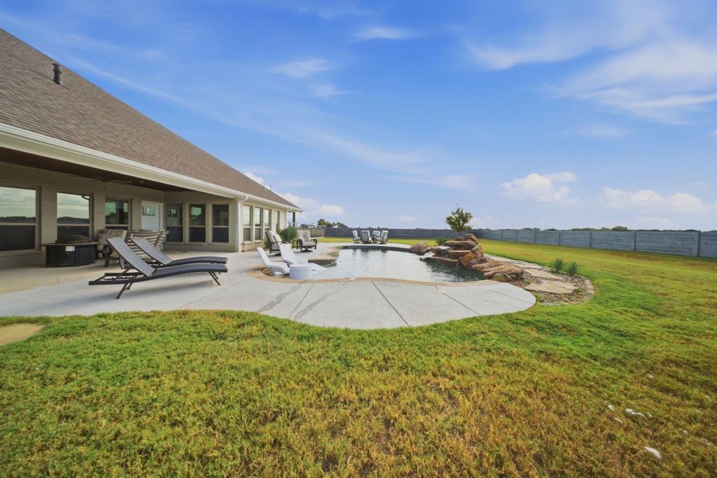 568 Crow Road Property Photo 34