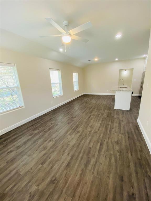 821 W Nelson Street Property Photo 2