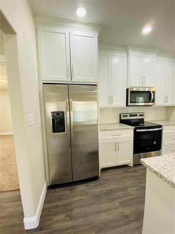 821 W Nelson Street Property Photo 4
