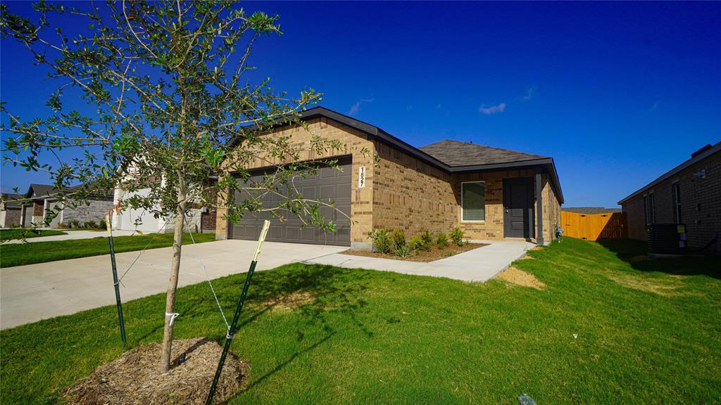 1827 Sanderling Street Property Photo 1