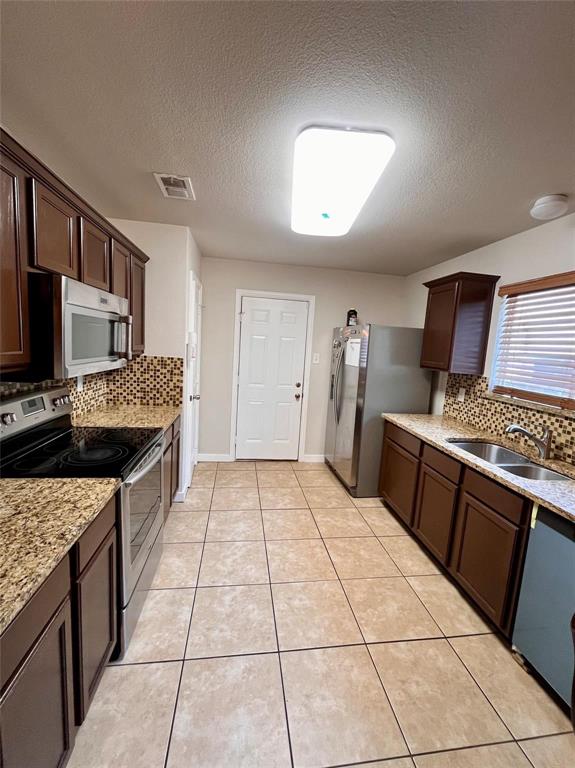 2336 Summit Lane Property Photo 3
