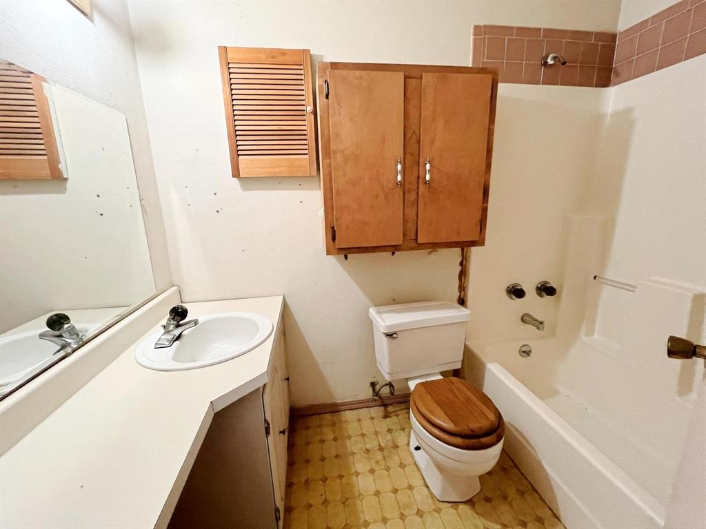917 Bluebonnet Lane Property Photo 13
