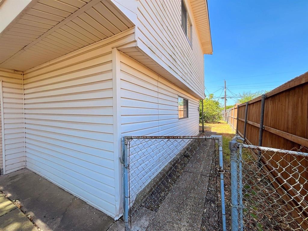 917 Bluebonnet Lane Property Photo 16