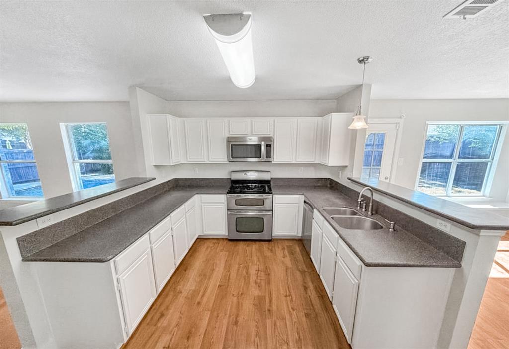 2711 Vistaview Drive Property Photo 3