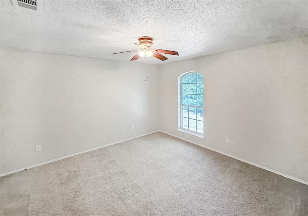 2711 Vistaview Drive Property Photo 4