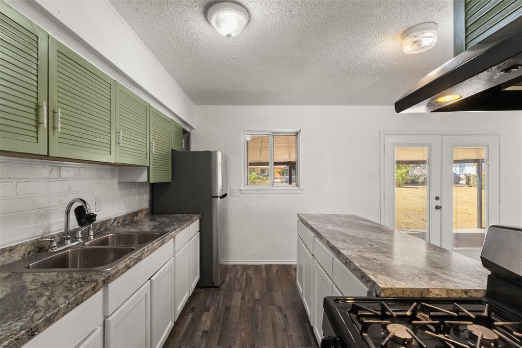 2563 Wood Valley Drive Property Photo 11