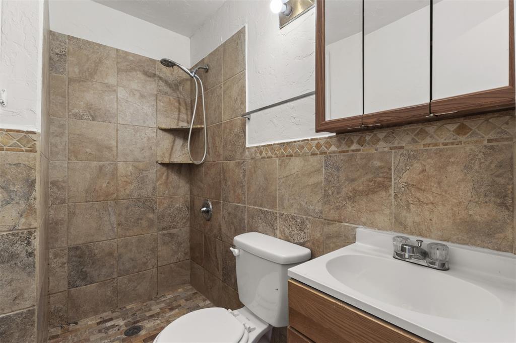 2563 Wood Valley Drive Property Photo 19