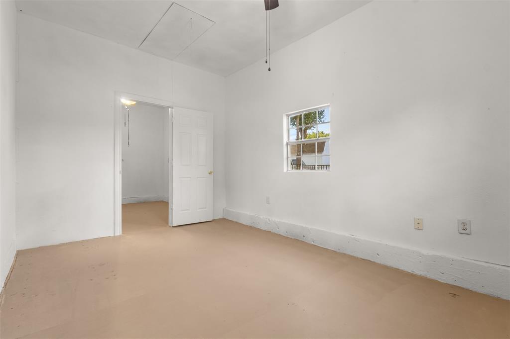 2563 Wood Valley Drive Property Photo 21
