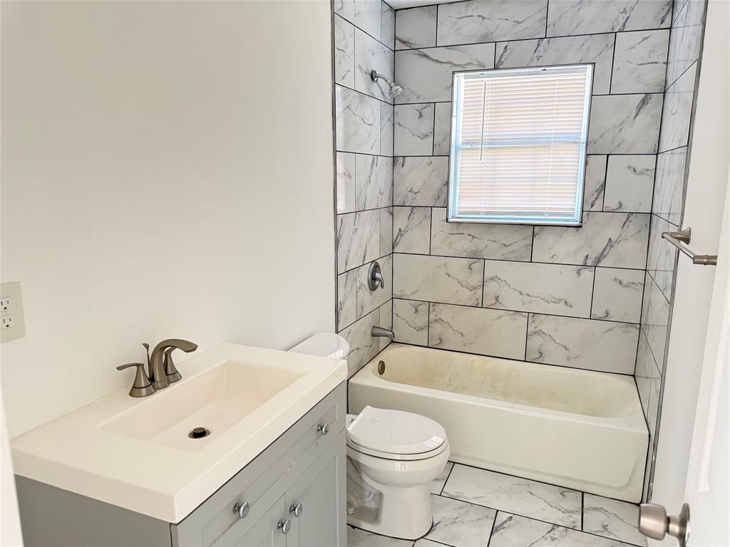 3233 Springview Avenue Property Photo 5