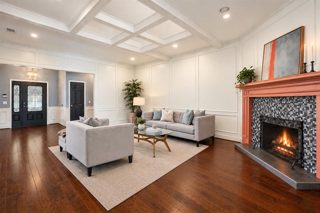 7621 England Drive Property Photo 3