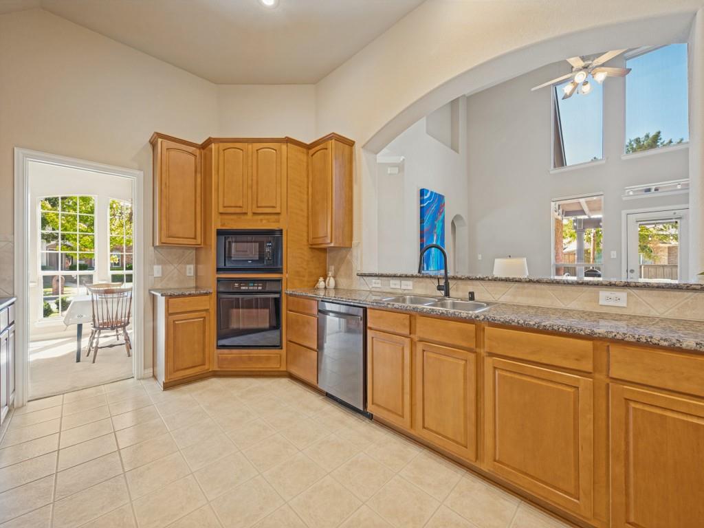 11003 Saguaro Street Property Photo 9
