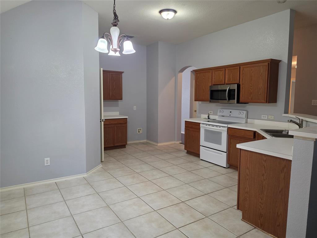 2839 Saddlebred Trail Property Photo 3