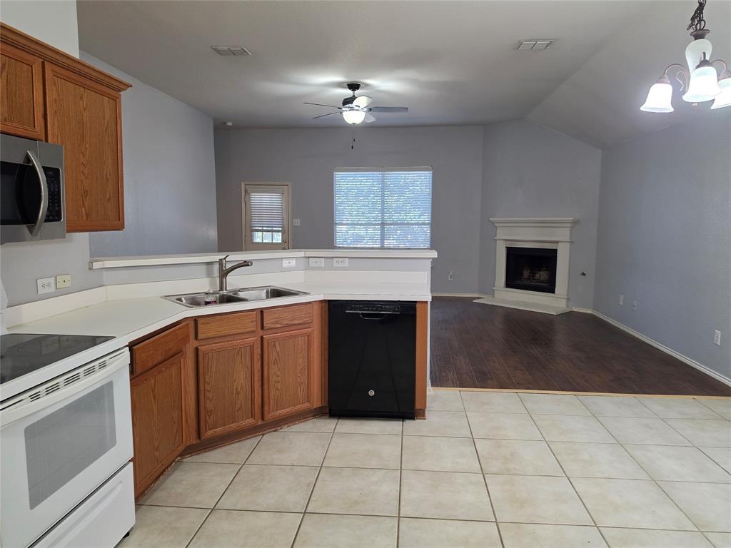 2839 Saddlebred Trail Property Photo 4