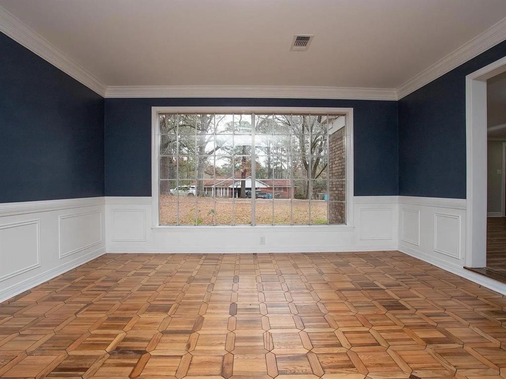 3936 College Street Property Photo 7