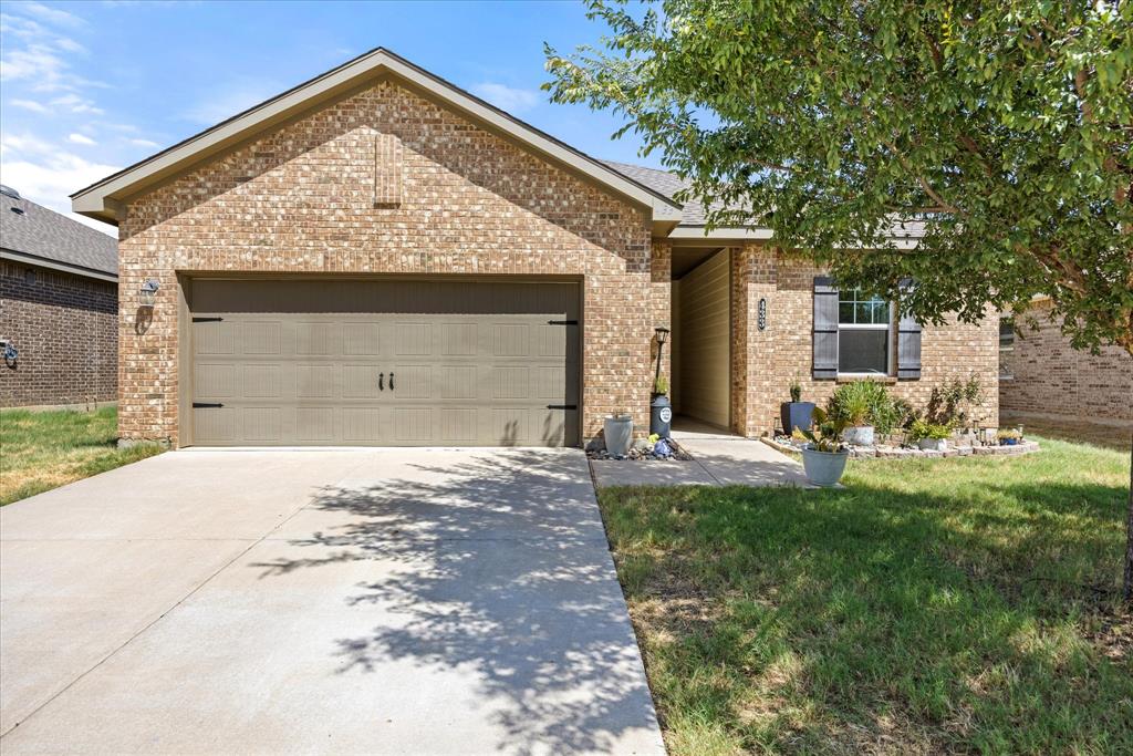 433 Starboard Drive Property Photo 1