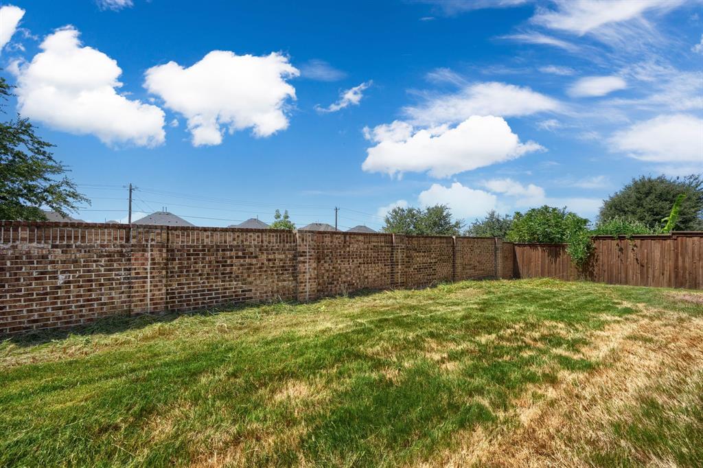 5611 Lightfoot Lane Property Photo 32