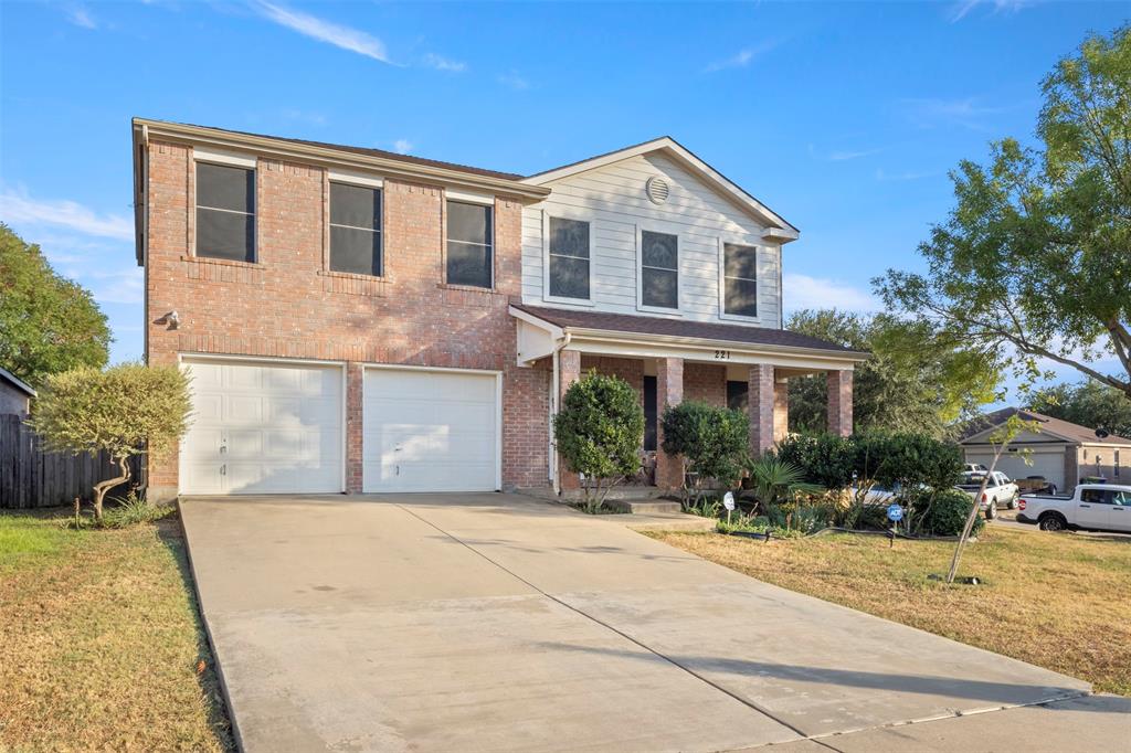 221 Pinecrest Property Photo 1