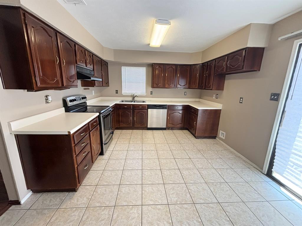 4121 Driscoll Drive Property Photo 3