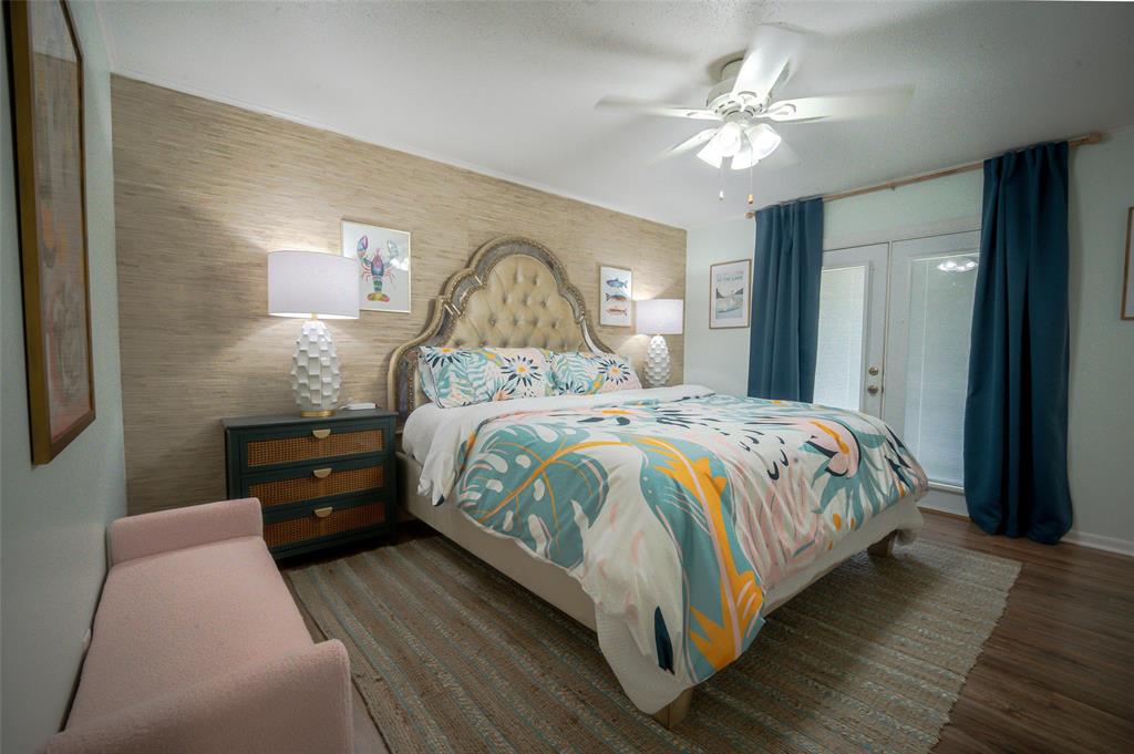 1637 Airport Loop Property Photo 13