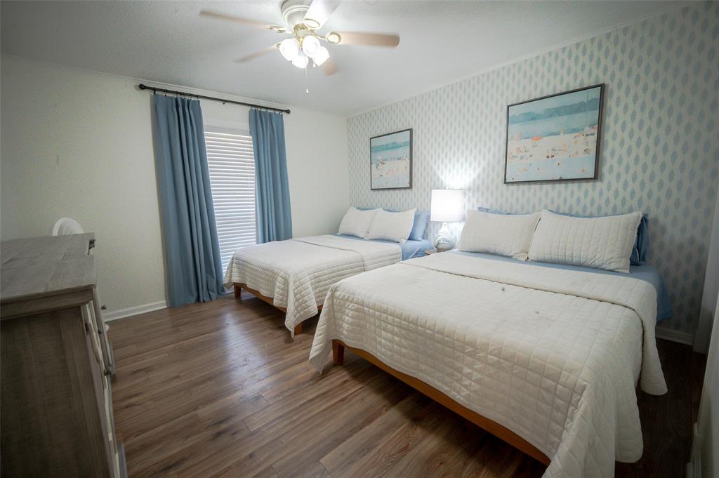 1637 Airport Loop Property Photo 14