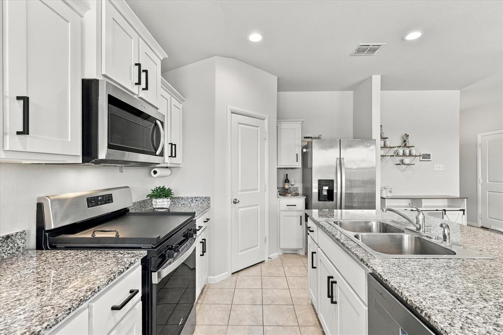 5800 Bull Creek Lane Property Photo 1