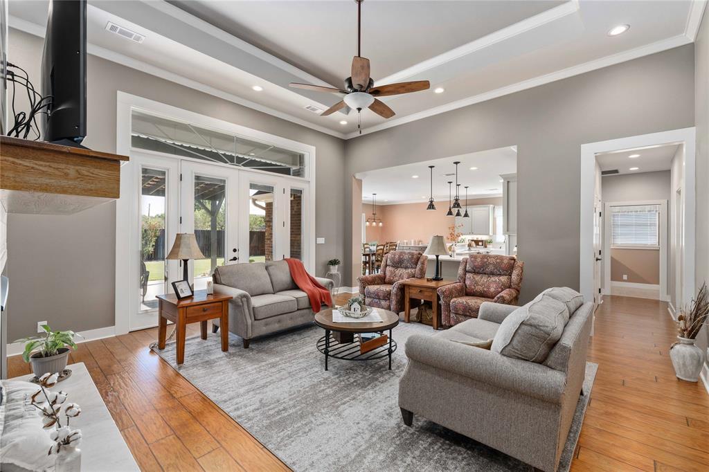 1800 Shaw Drive Property Photo 3