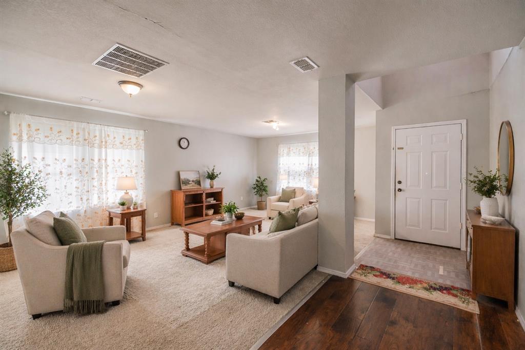 1505 Timberline Court Property Photo 4