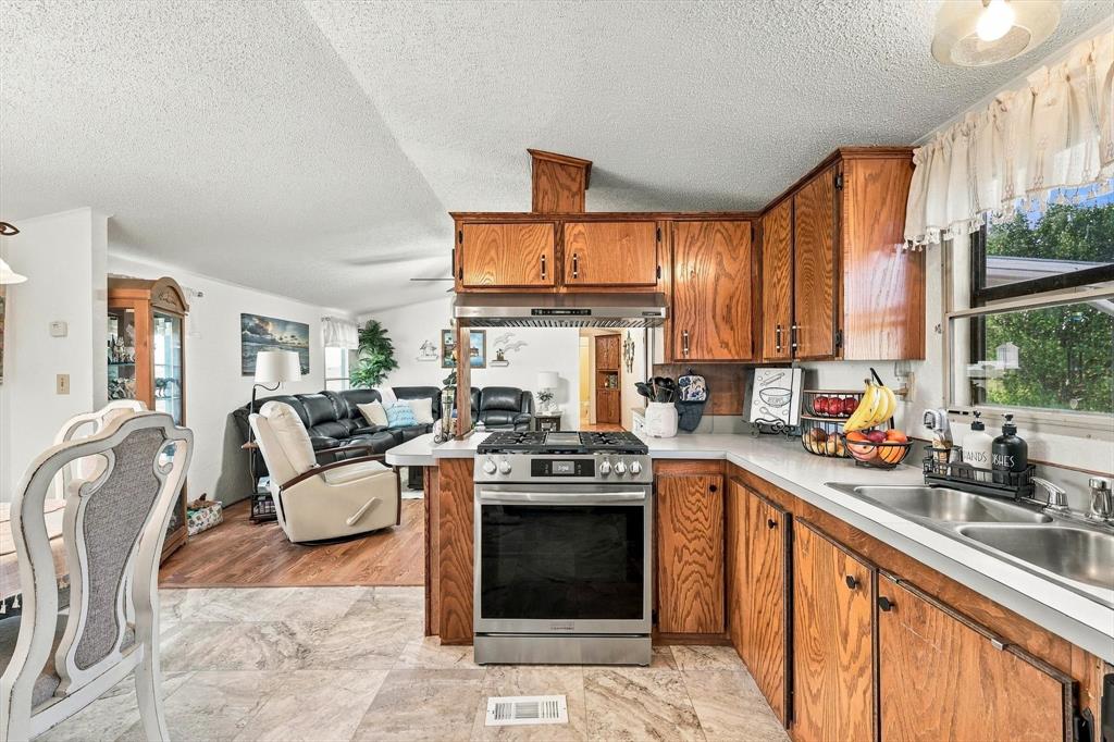 934 Elm Grove Road Property Photo 16