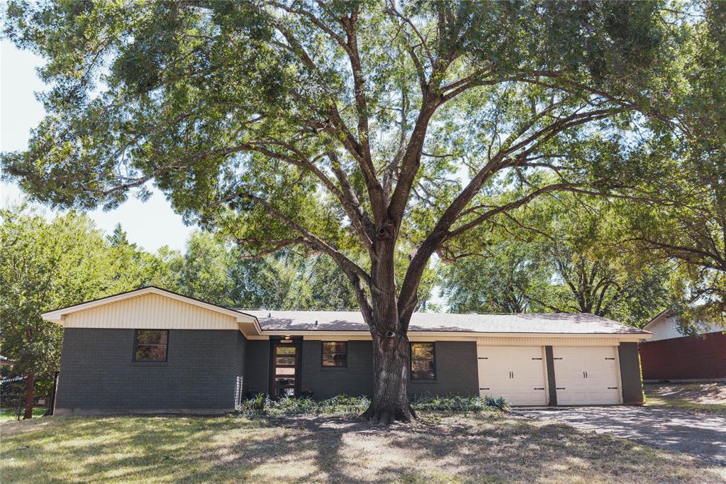 8812 Panther Drive Property Photo 1