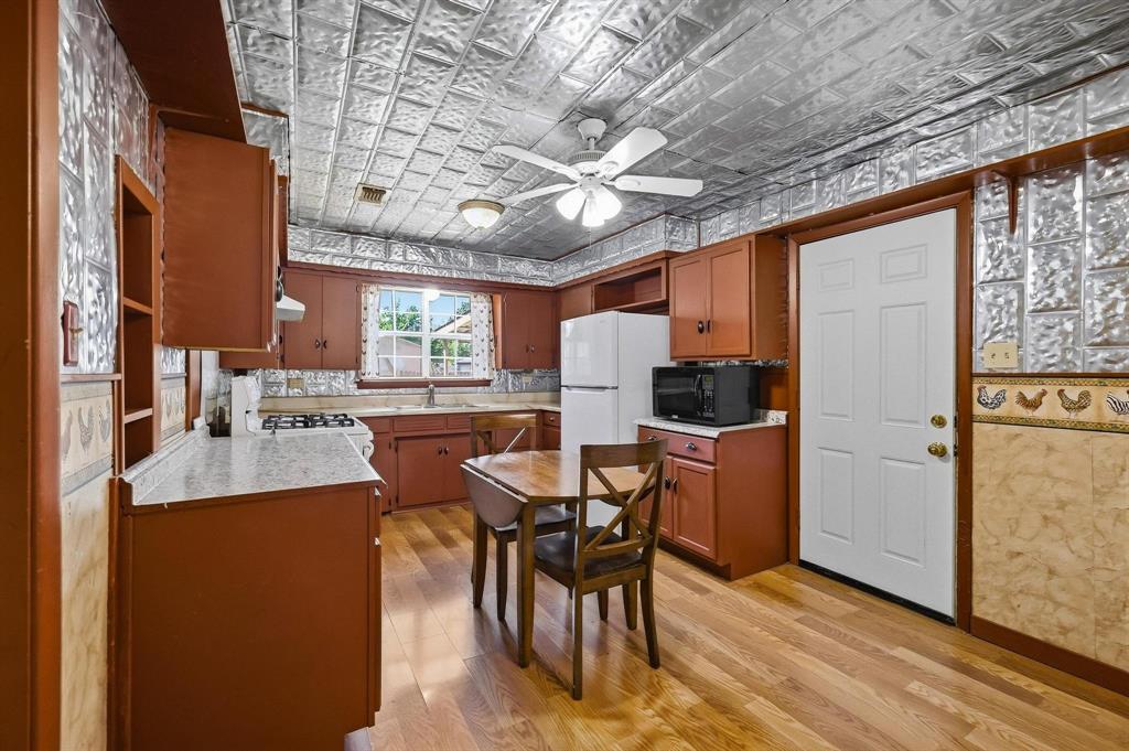 309 Elm Street Property Photo 3