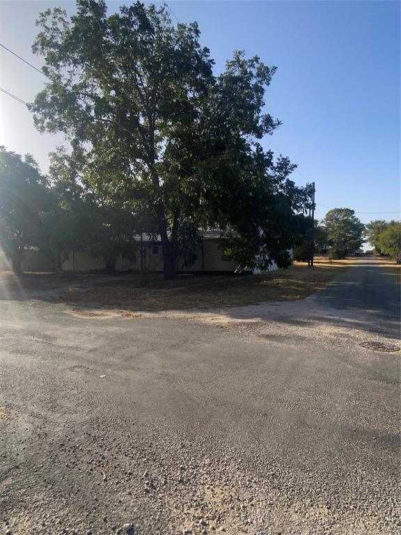 600 2nd Street Property Photo 2
