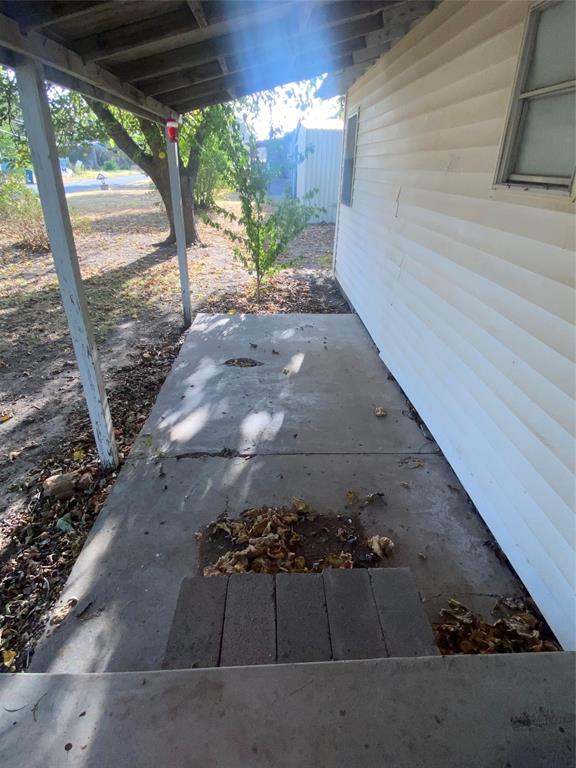600 2nd Street Property Photo 3