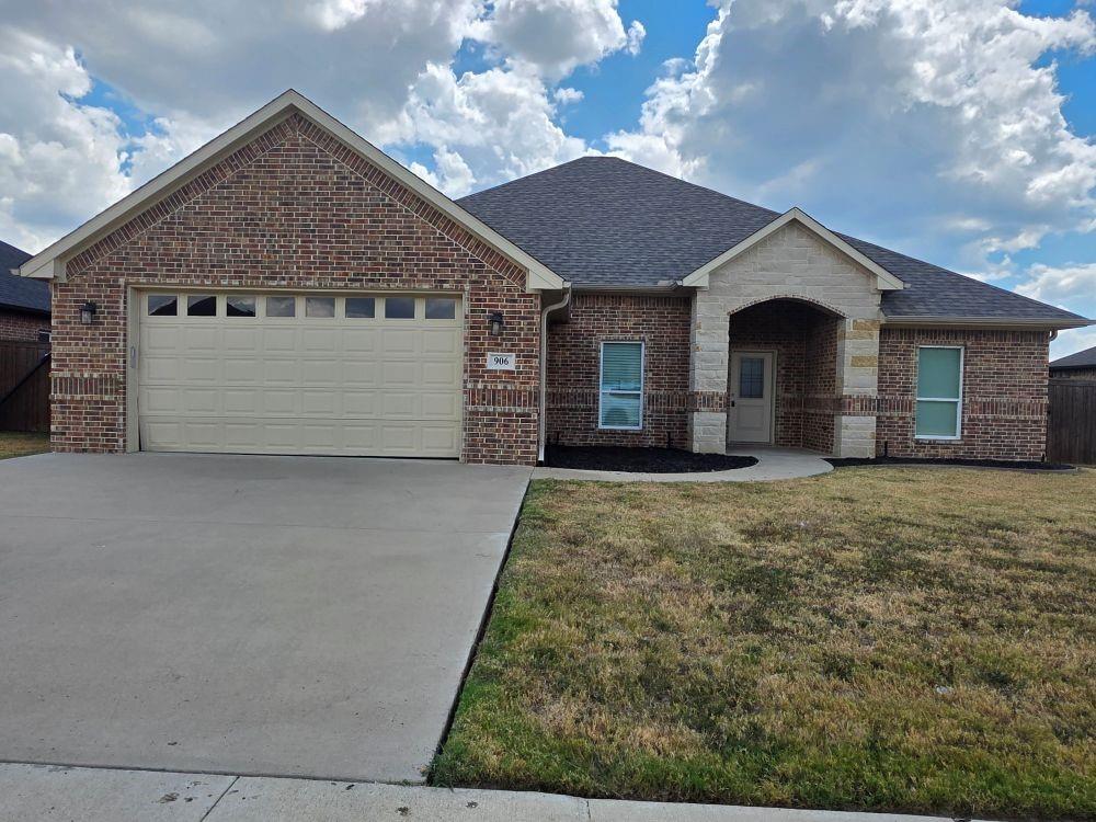 906 Stone Meadow Drive Property Photo 1