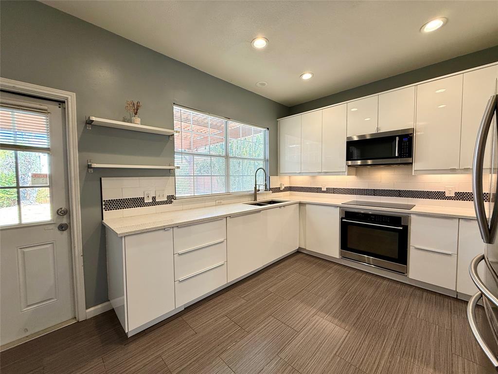 10912 Reisling Drive Property Photo 11