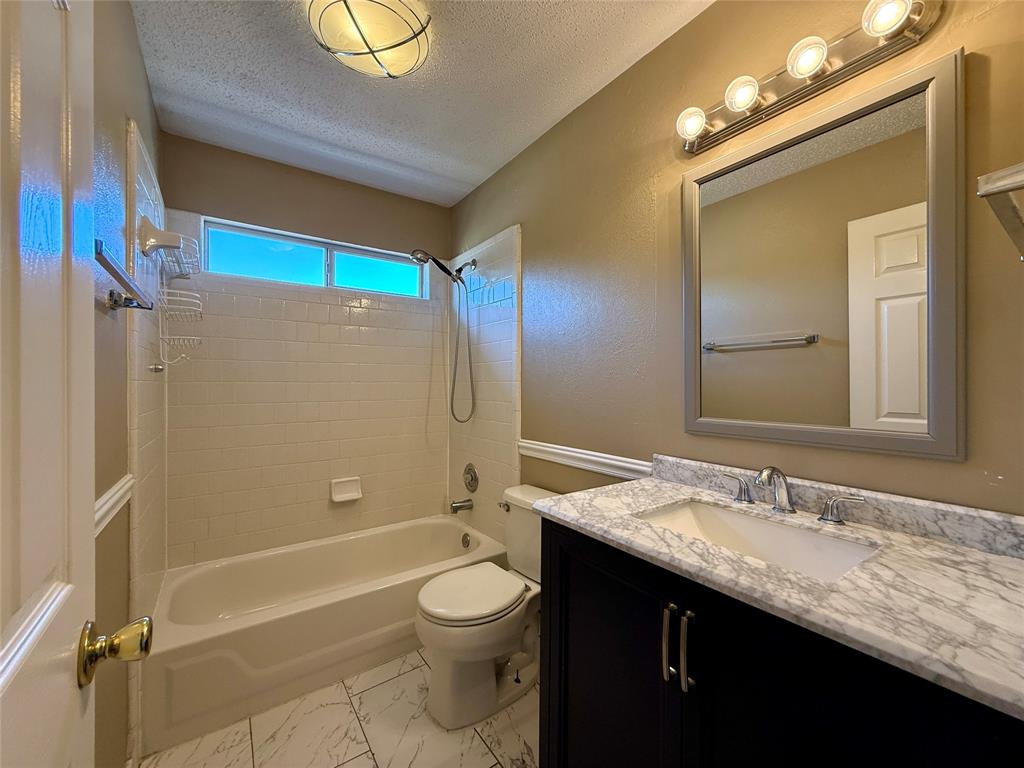 10912 Reisling Drive Property Photo 14