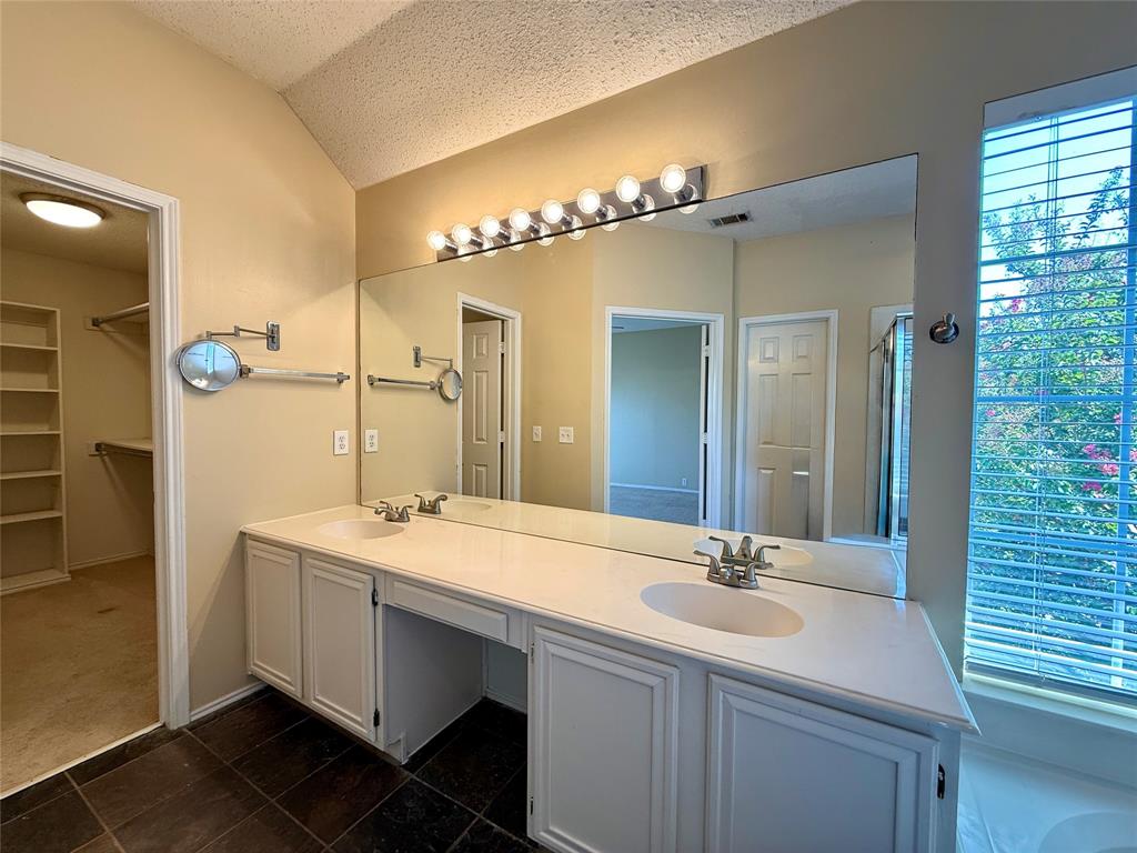10912 Reisling Drive Property Photo 17