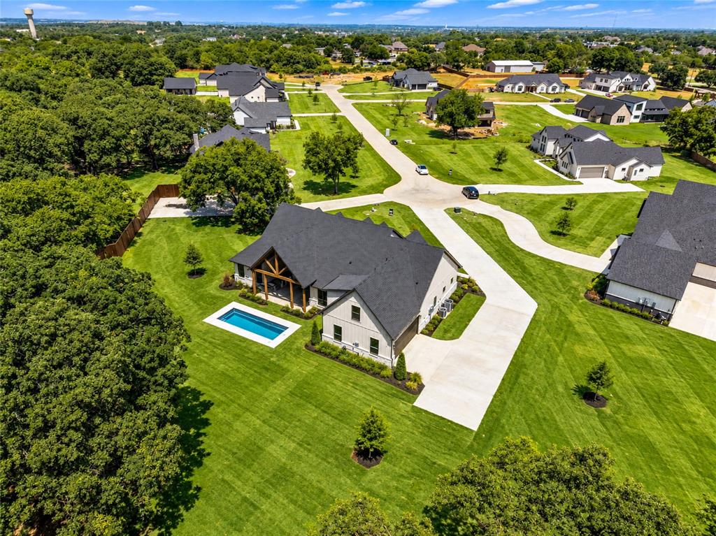 5832 Grey Wolf Court Property Photo 3