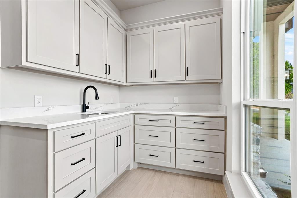 5832 Grey Wolf Court Property Photo 14