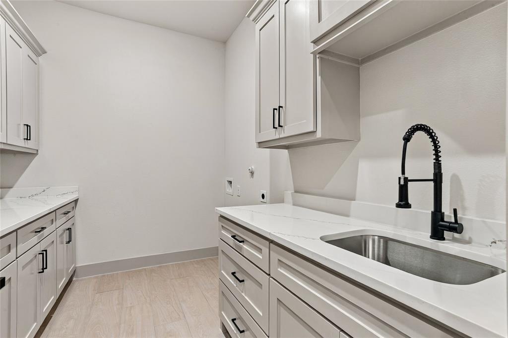 5832 Grey Wolf Court Property Photo 28