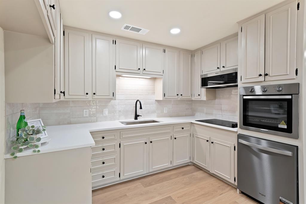 5105 Grove Street Property Photo 1