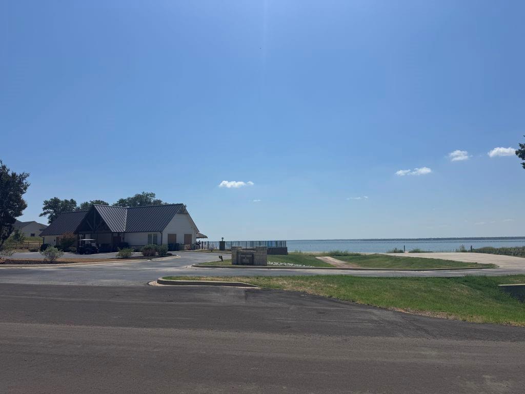 1593 Shoreline Drive Property Photo 4