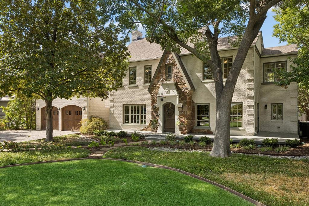 8319 Forest Hills Boulevard Property Photo 1